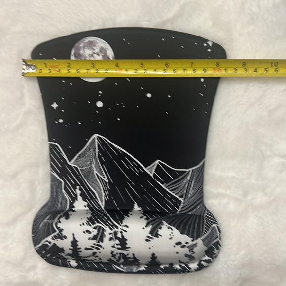 NWOT Moon & Mountain Wrist Support & Mouse Pad - Picture 5 of 6